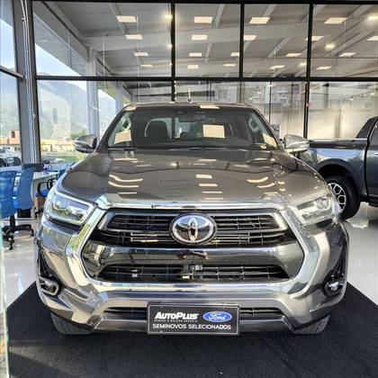 TOYOTA HILUX 2.8 D-4D TURBO DIESEL CD SRX 4X4 AUTOMÁTICO